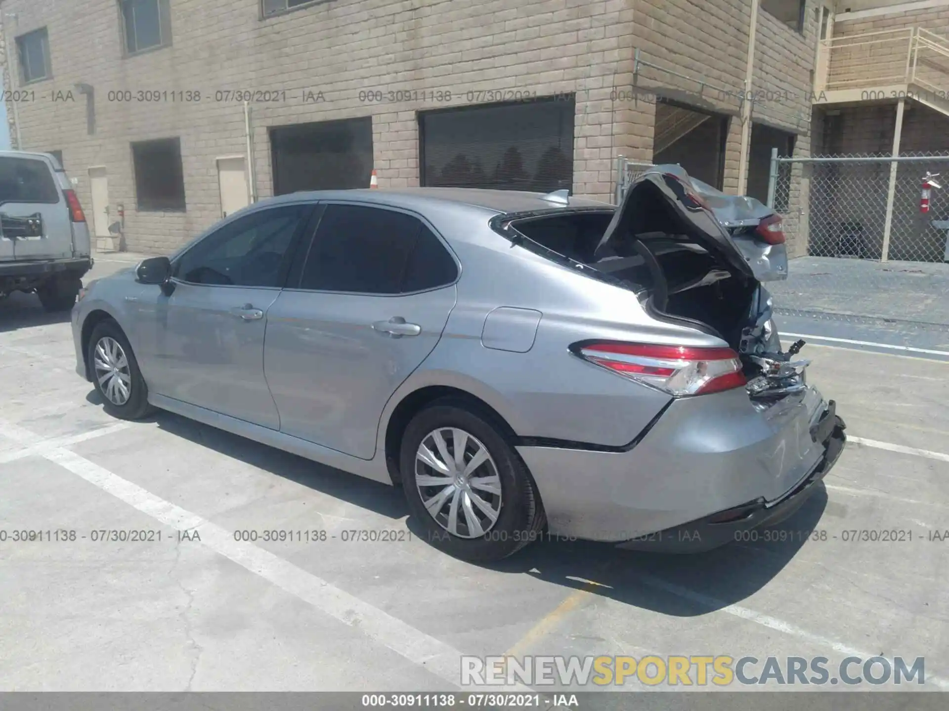 3 Photograph of a damaged car 4T1C31AK1LU532750 TOYOTA CAMRY 2020