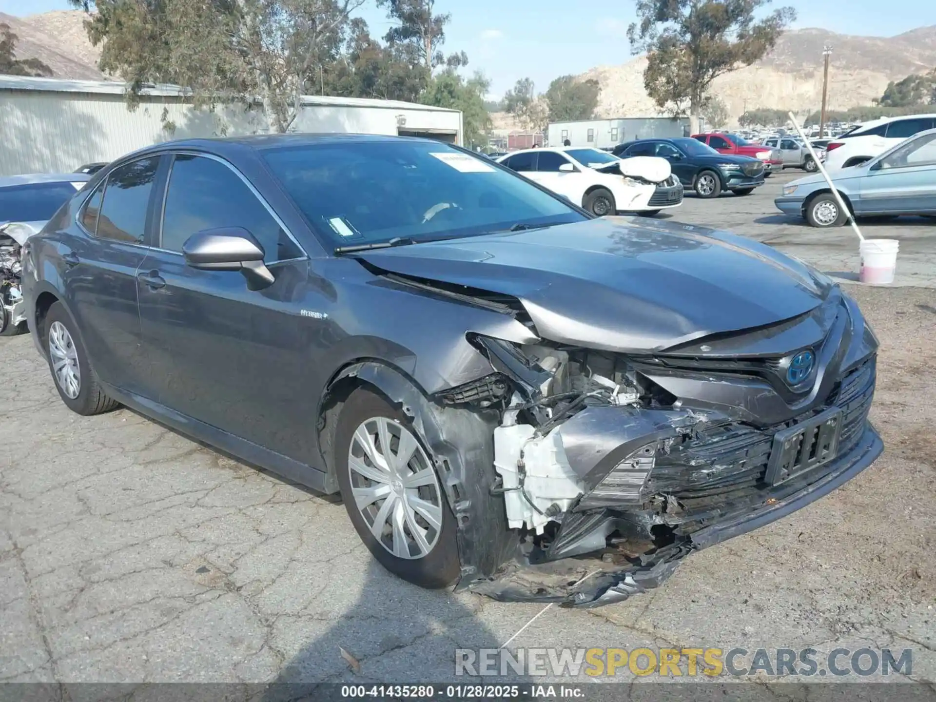 1 Photograph of a damaged car 4T1C31AK1LU540752 TOYOTA CAMRY 2020