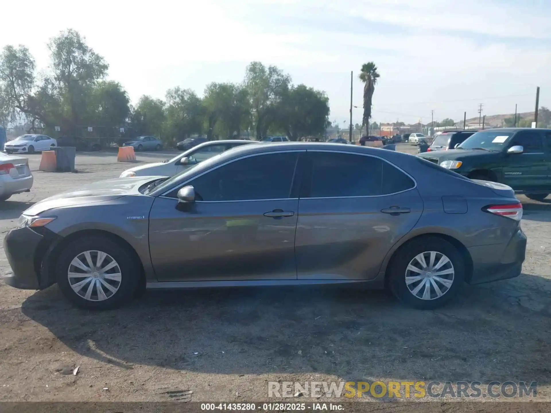 15 Photograph of a damaged car 4T1C31AK1LU540752 TOYOTA CAMRY 2020