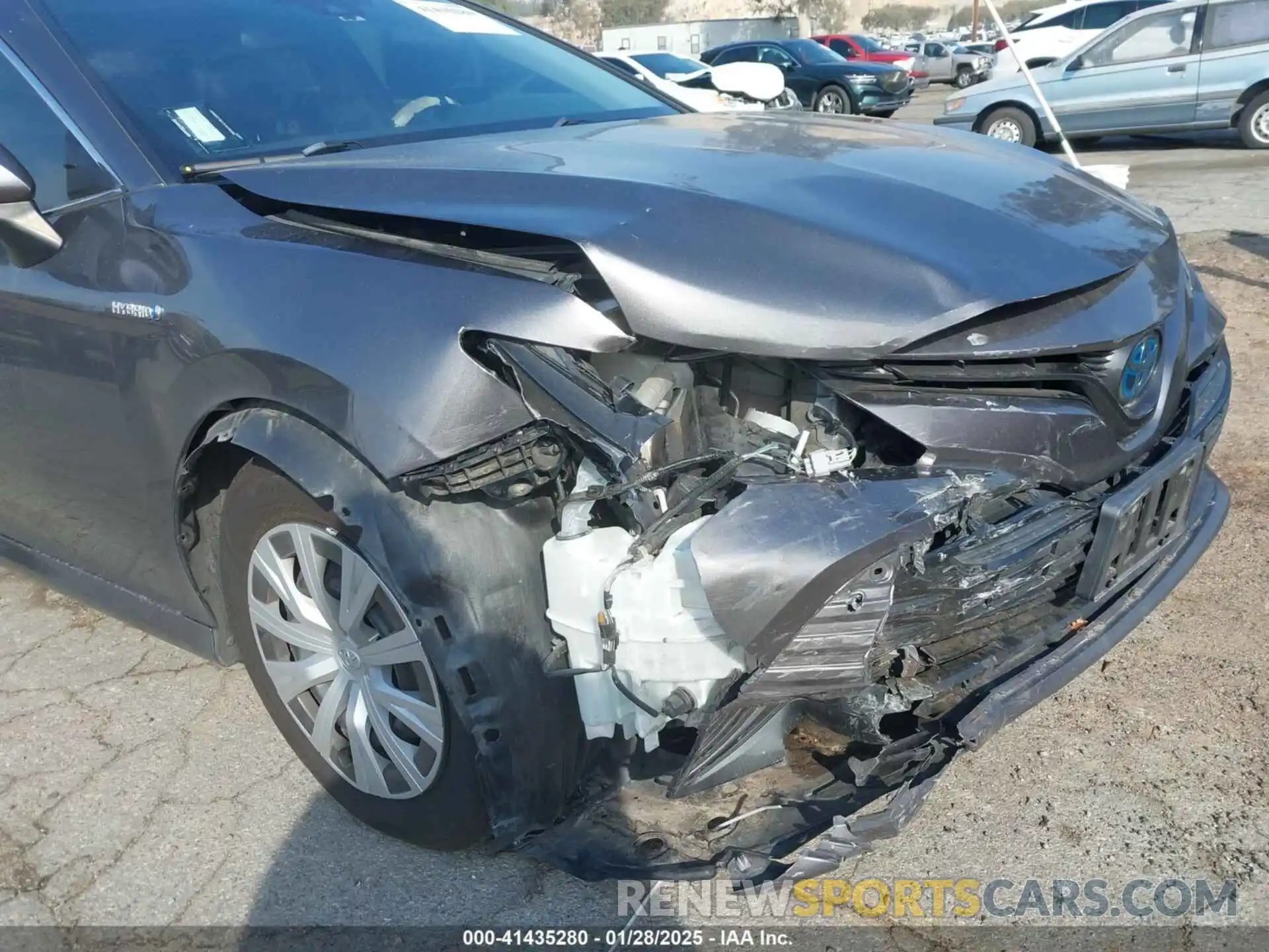 18 Photograph of a damaged car 4T1C31AK1LU540752 TOYOTA CAMRY 2020