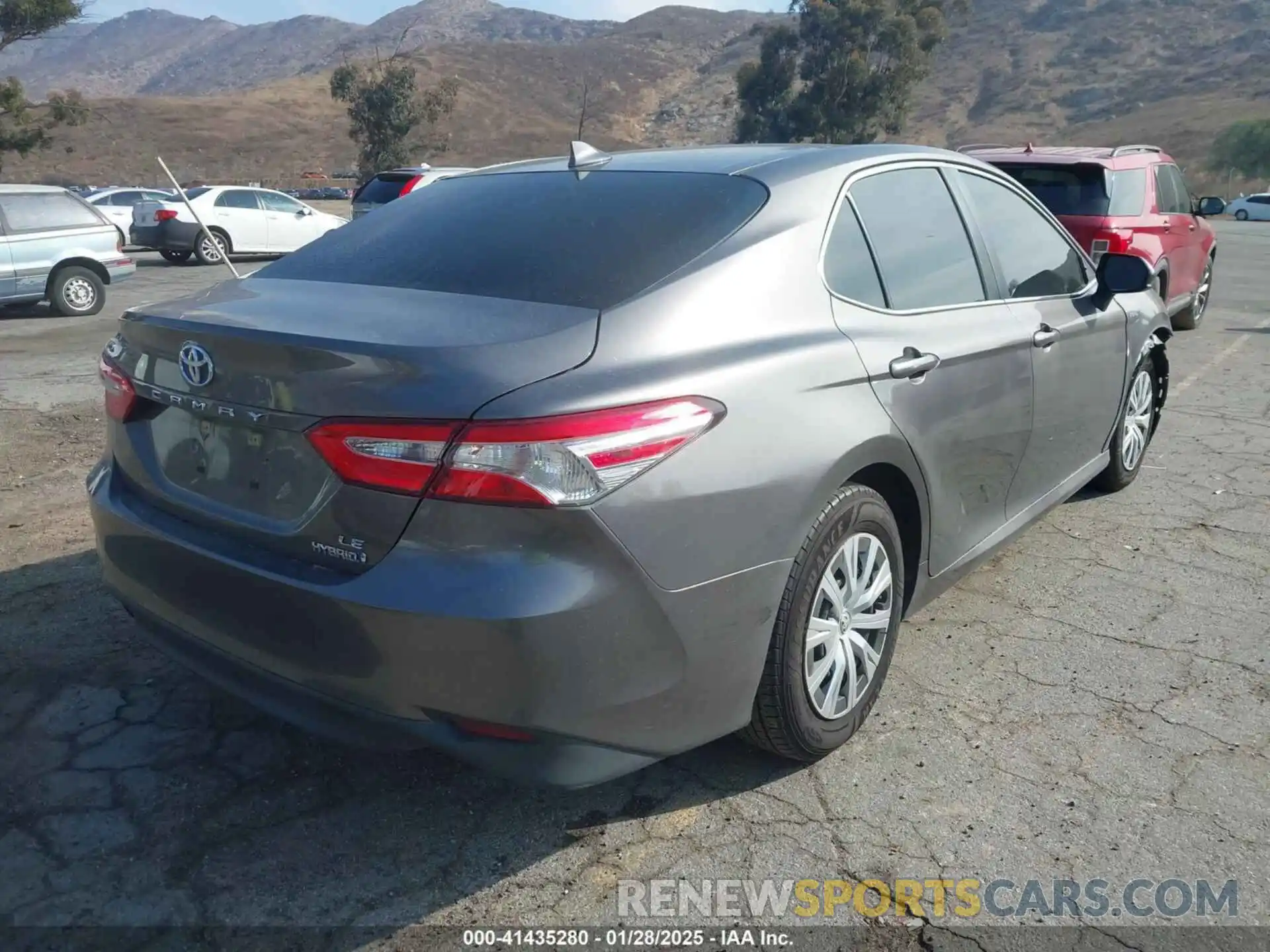 4 Photograph of a damaged car 4T1C31AK1LU540752 TOYOTA CAMRY 2020