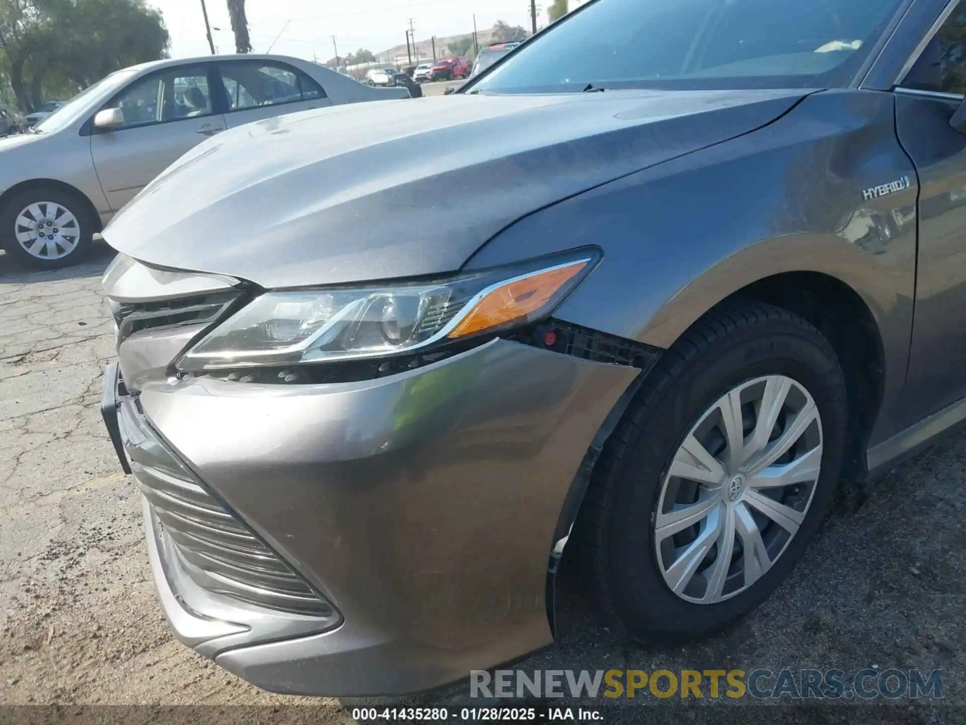 6 Photograph of a damaged car 4T1C31AK1LU540752 TOYOTA CAMRY 2020