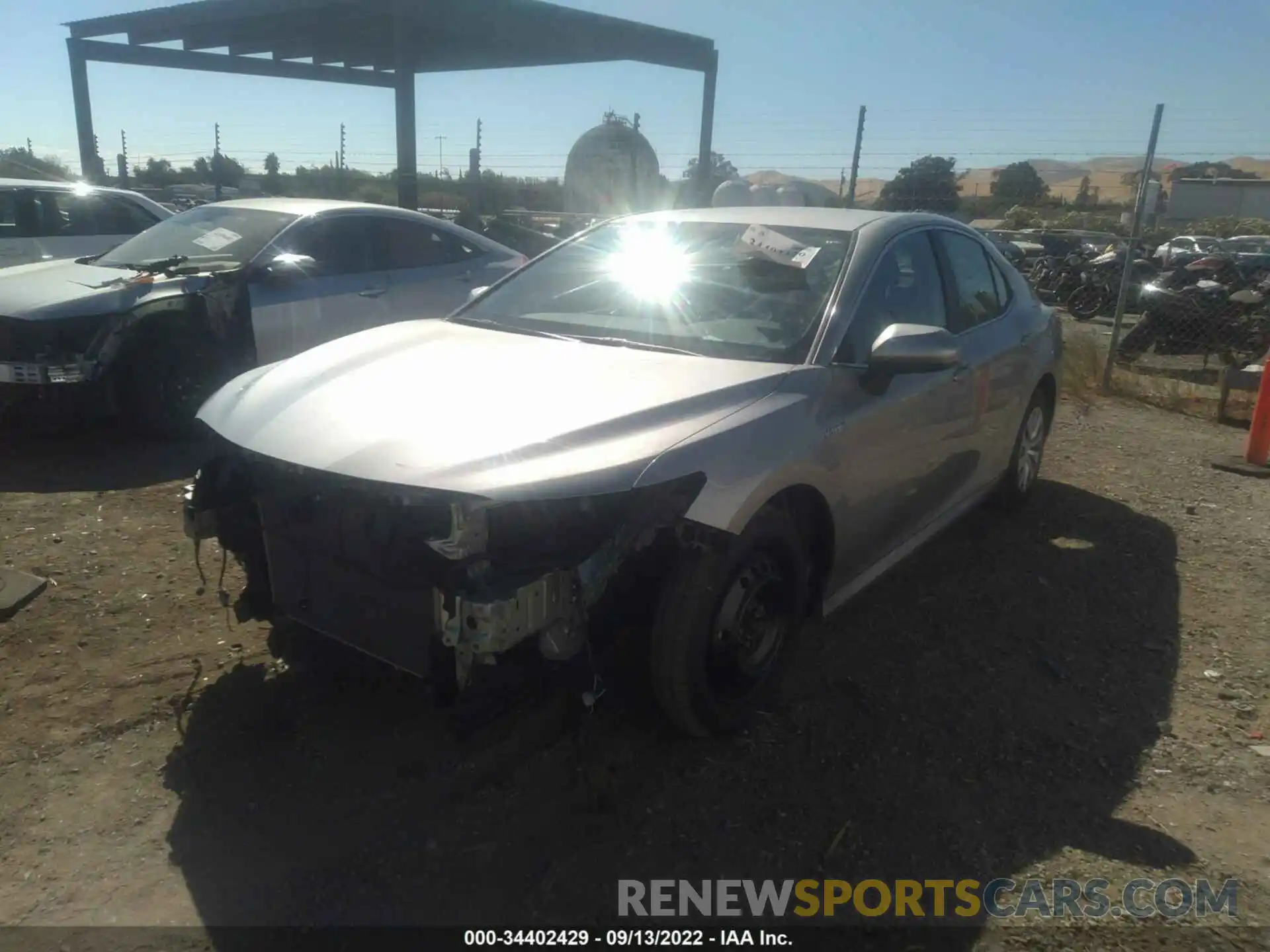 2 Photograph of a damaged car 4T1C31AK2LU013237 TOYOTA CAMRY 2020