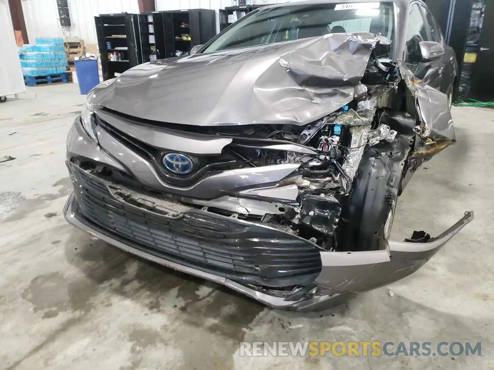 9 Photograph of a damaged car 4T1C31AK2LU524026 TOYOTA CAMRY 2020