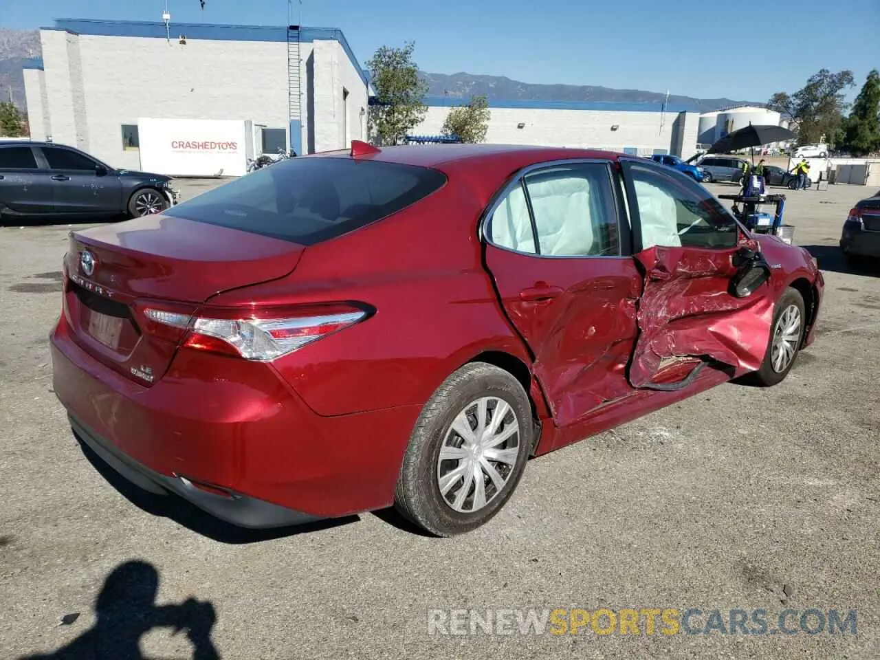 3 Photograph of a damaged car 4T1C31AK2LU526780 TOYOTA CAMRY 2020