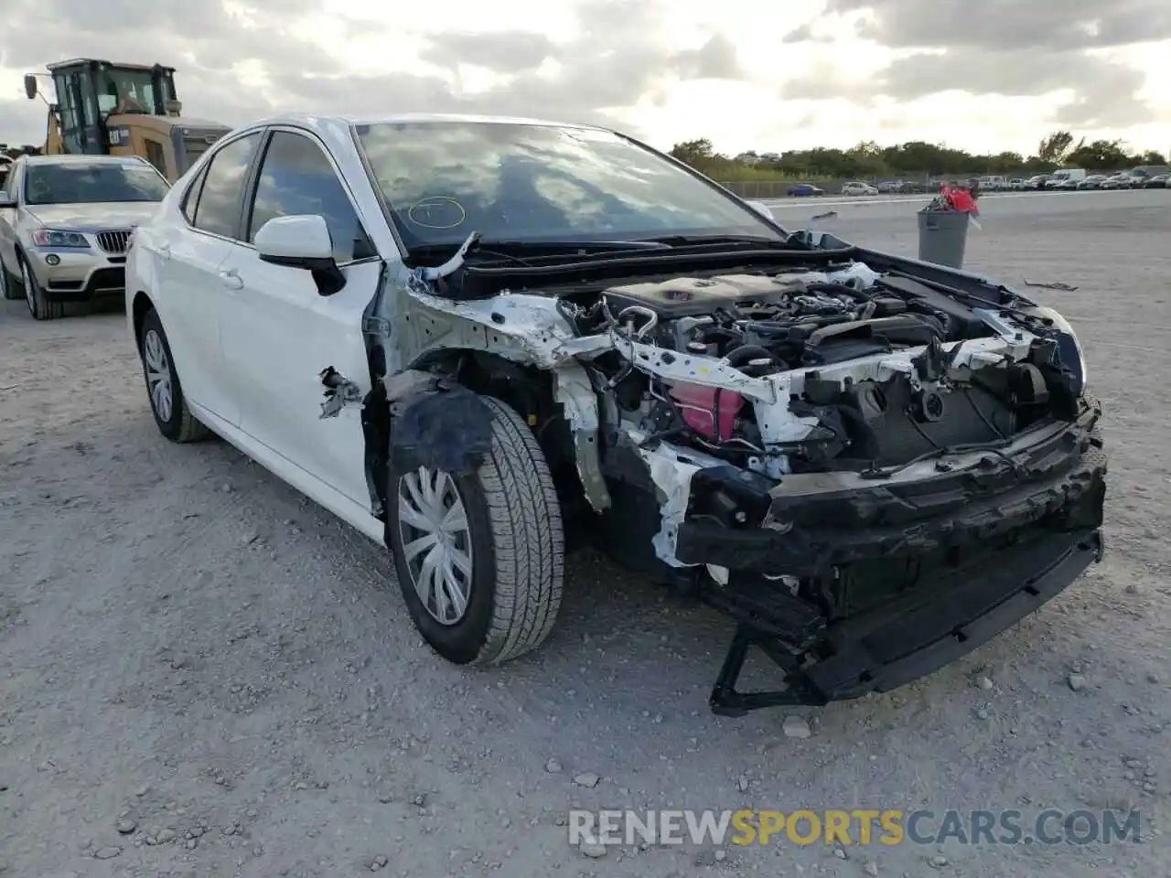 1 Photograph of a damaged car 4T1C31AK2LU531252 TOYOTA CAMRY 2020