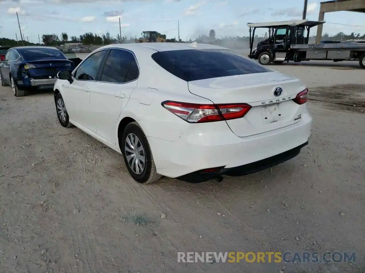 3 Photograph of a damaged car 4T1C31AK2LU531252 TOYOTA CAMRY 2020