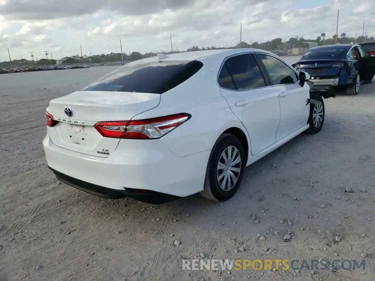 4 Photograph of a damaged car 4T1C31AK2LU531252 TOYOTA CAMRY 2020