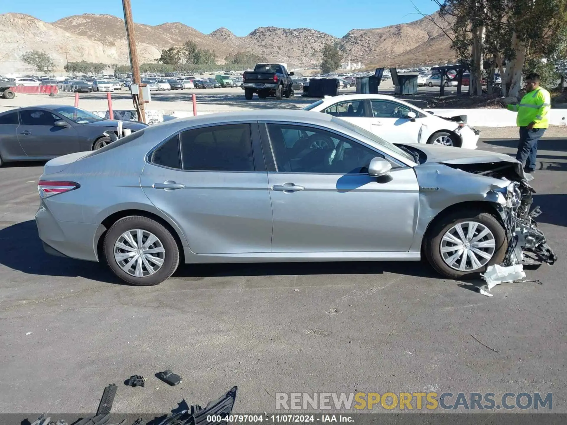 13 Photograph of a damaged car 4T1C31AK2LU541652 TOYOTA CAMRY 2020