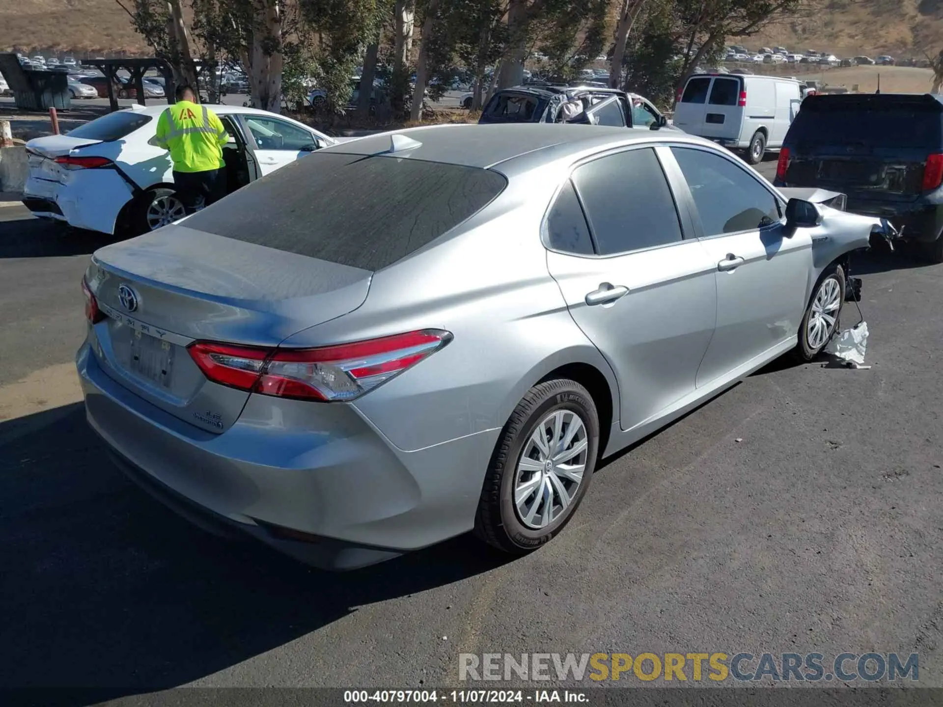 4 Photograph of a damaged car 4T1C31AK2LU541652 TOYOTA CAMRY 2020