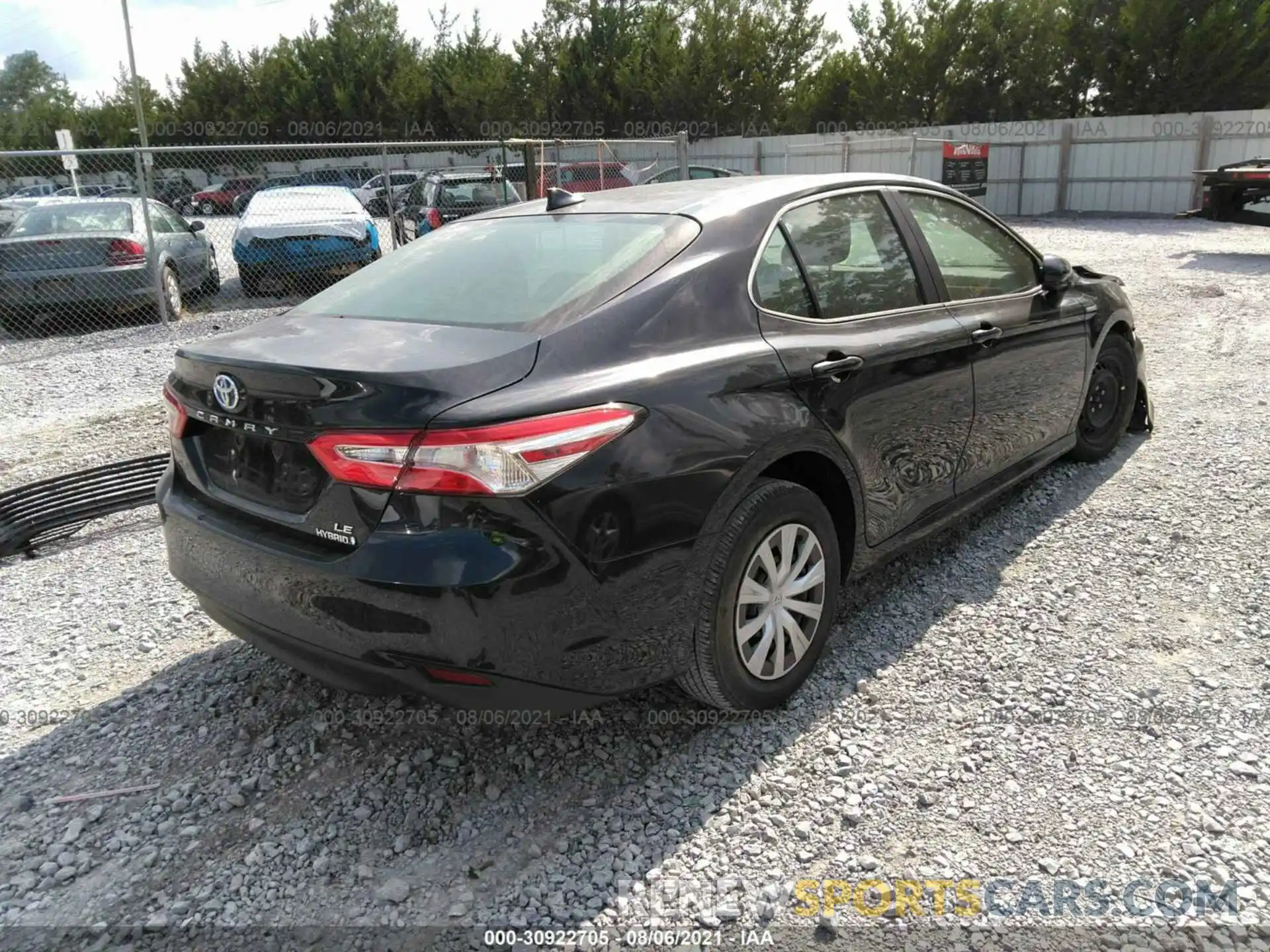 4 Photograph of a damaged car 4T1C31AK2LU542381 TOYOTA CAMRY 2020