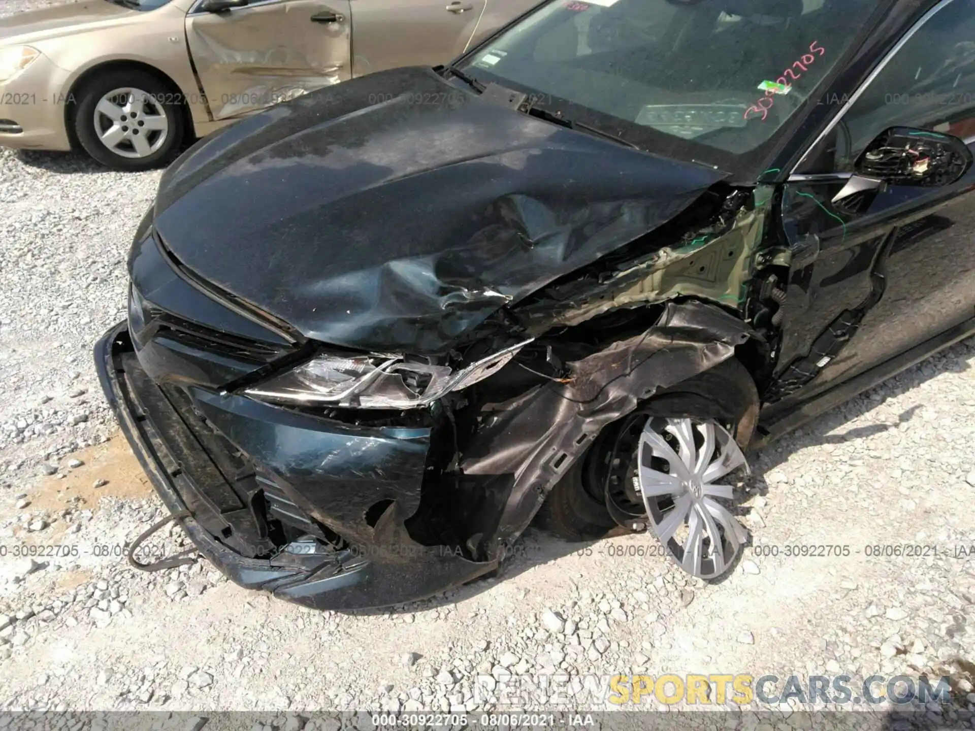 6 Photograph of a damaged car 4T1C31AK2LU542381 TOYOTA CAMRY 2020