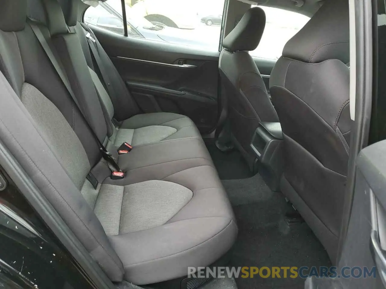 10 Photograph of a damaged car 4T1C31AK3LU018060 TOYOTA CAMRY 2020