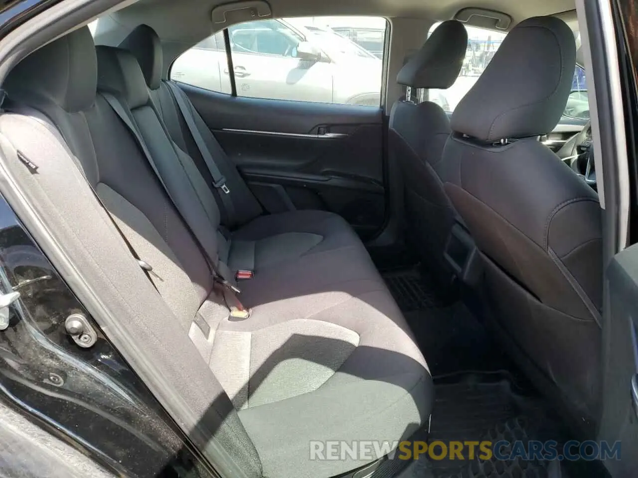 10 Photograph of a damaged car 4T1C31AK3LU526562 TOYOTA CAMRY 2020