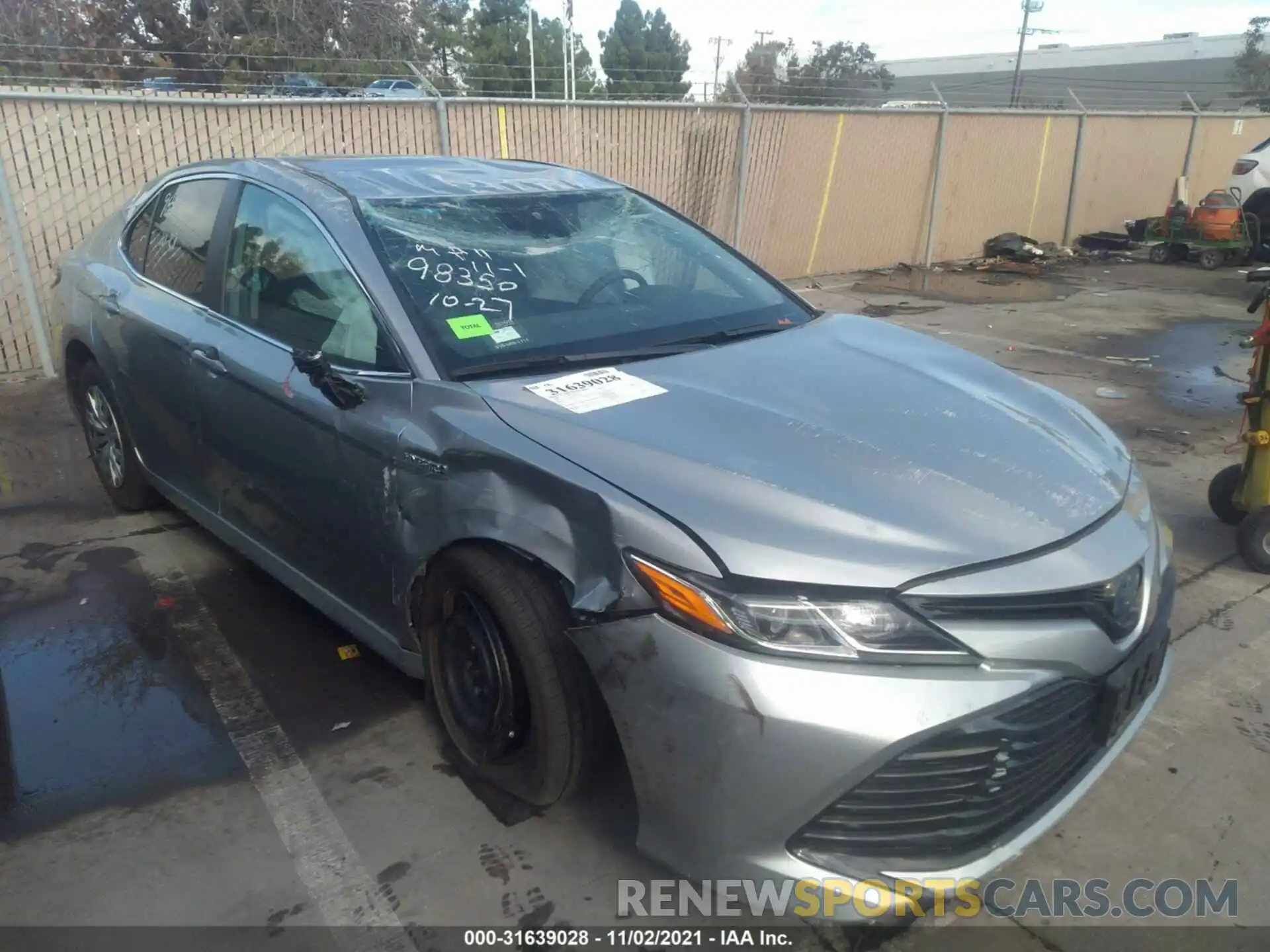 1 Photograph of a damaged car 4T1C31AK3LU527923 TOYOTA CAMRY 2020