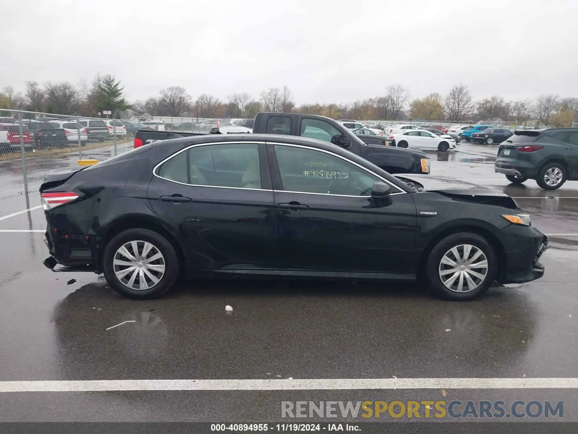 13 Photograph of a damaged car 4T1C31AK3LU530997 TOYOTA CAMRY 2020
