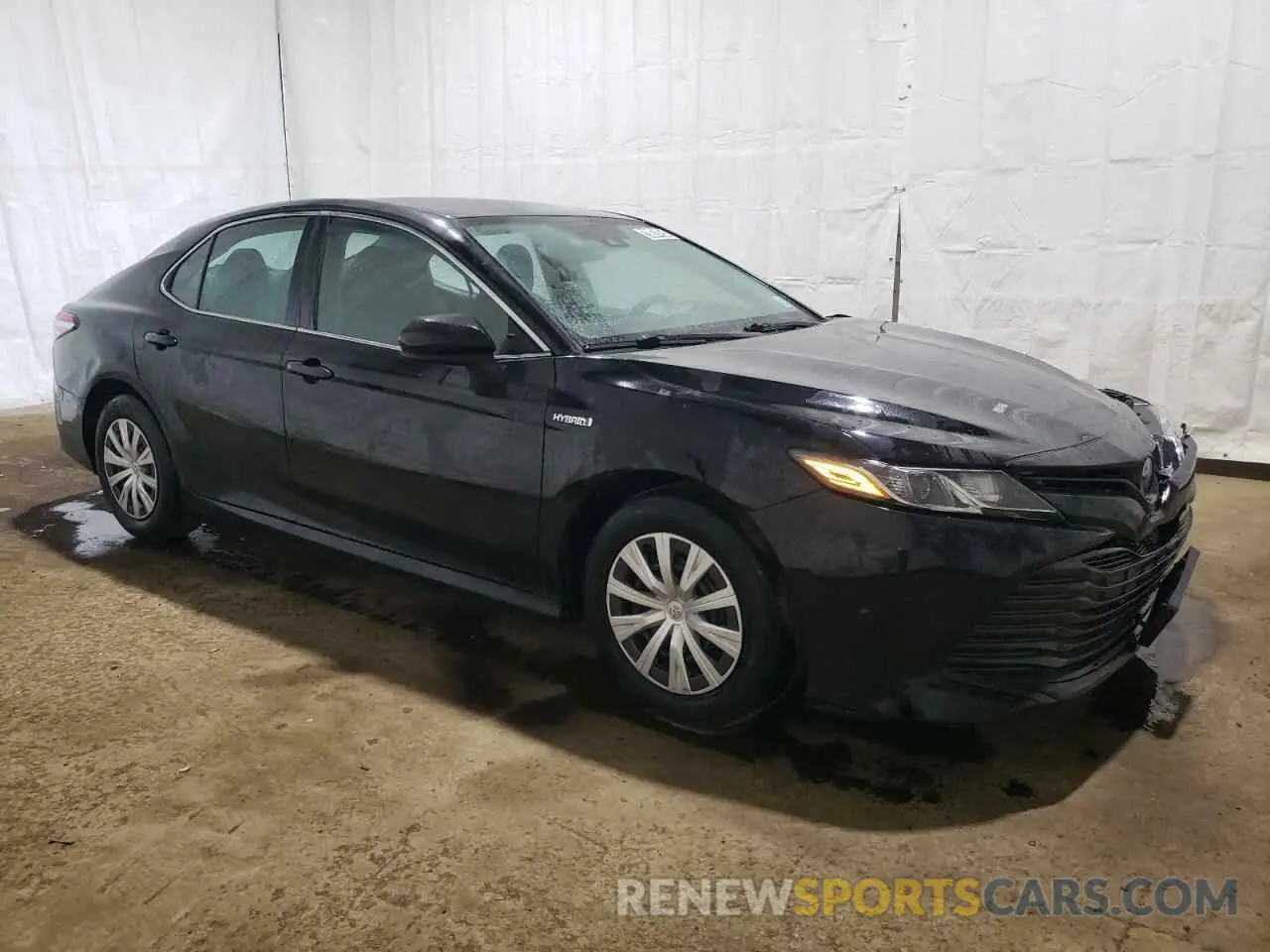 4 Photograph of a damaged car 4T1C31AK3LU535133 TOYOTA CAMRY 2020