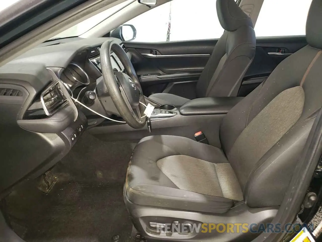 7 Photograph of a damaged car 4T1C31AK3LU535133 TOYOTA CAMRY 2020