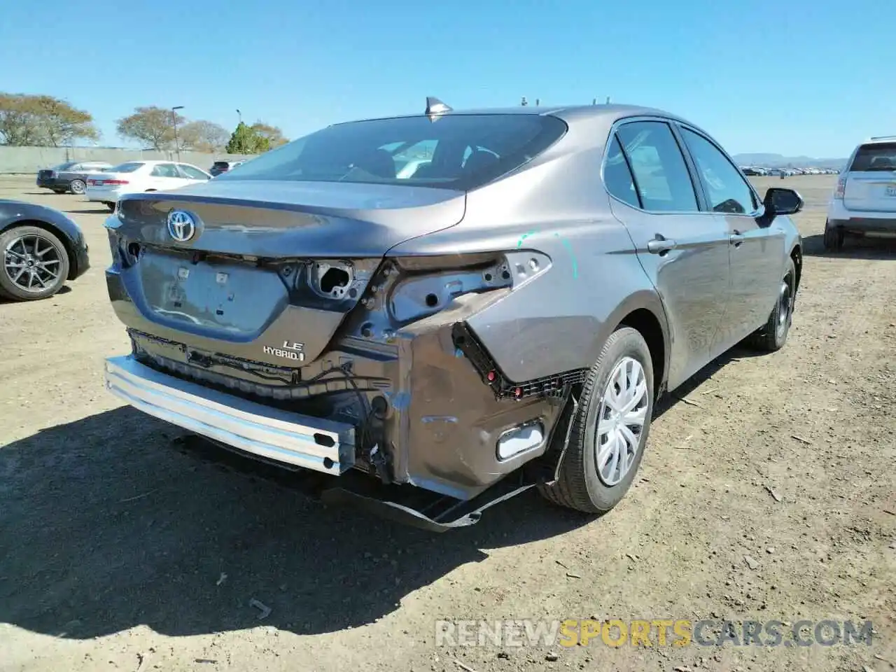 4 Photograph of a damaged car 4T1C31AK3LU542728 TOYOTA CAMRY 2020