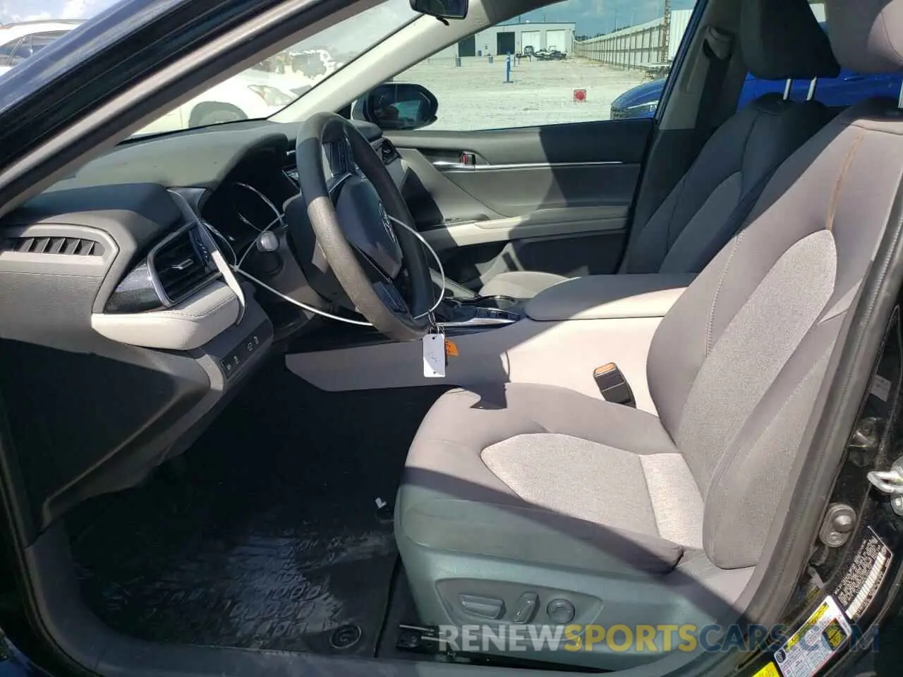 7 Photograph of a damaged car 4T1C31AK3LU544723 TOYOTA CAMRY 2020