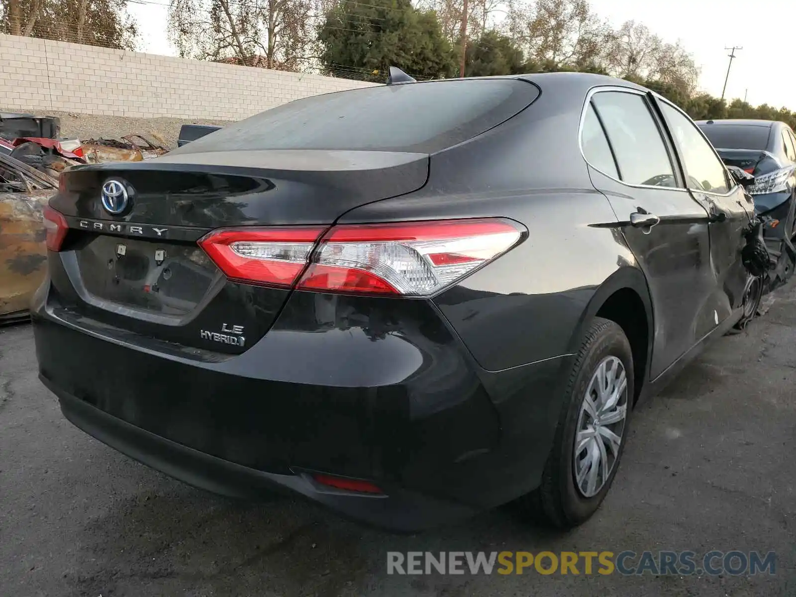 4 Photograph of a damaged car 4T1C31AK4LU014342 TOYOTA CAMRY 2020