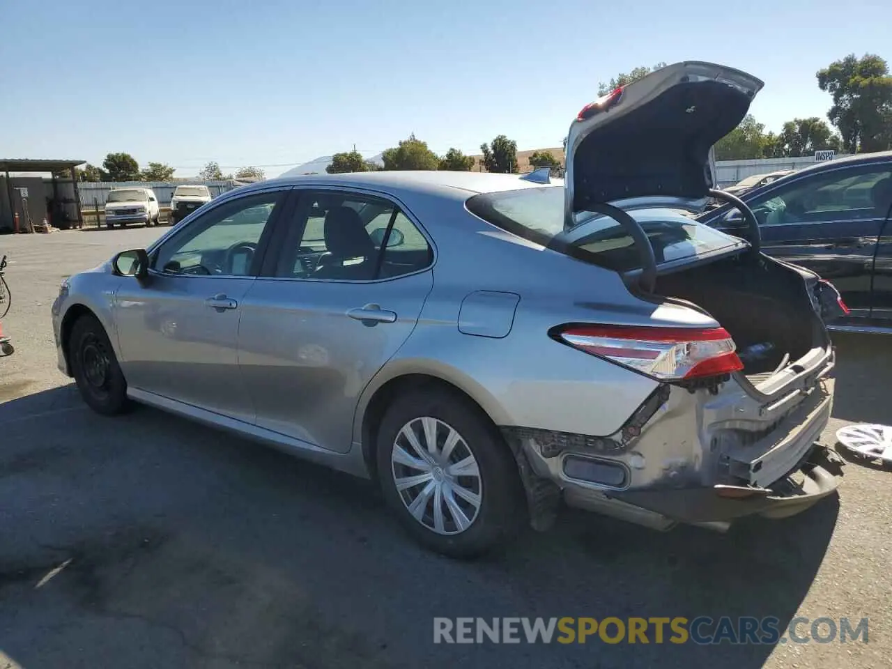 2 Photograph of a damaged car 4T1C31AK4LU521757 TOYOTA CAMRY 2020