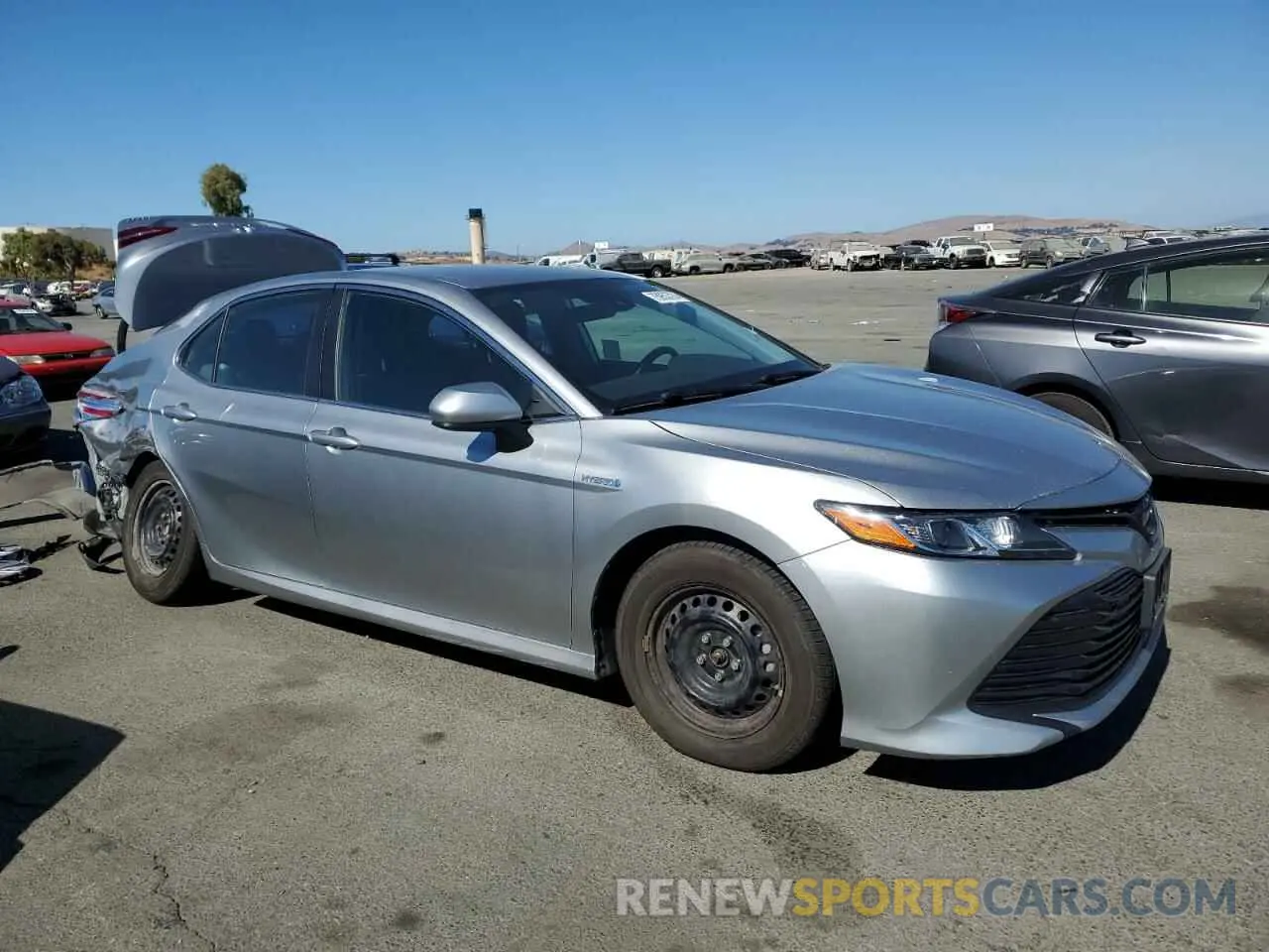 4 Photograph of a damaged car 4T1C31AK4LU521757 TOYOTA CAMRY 2020