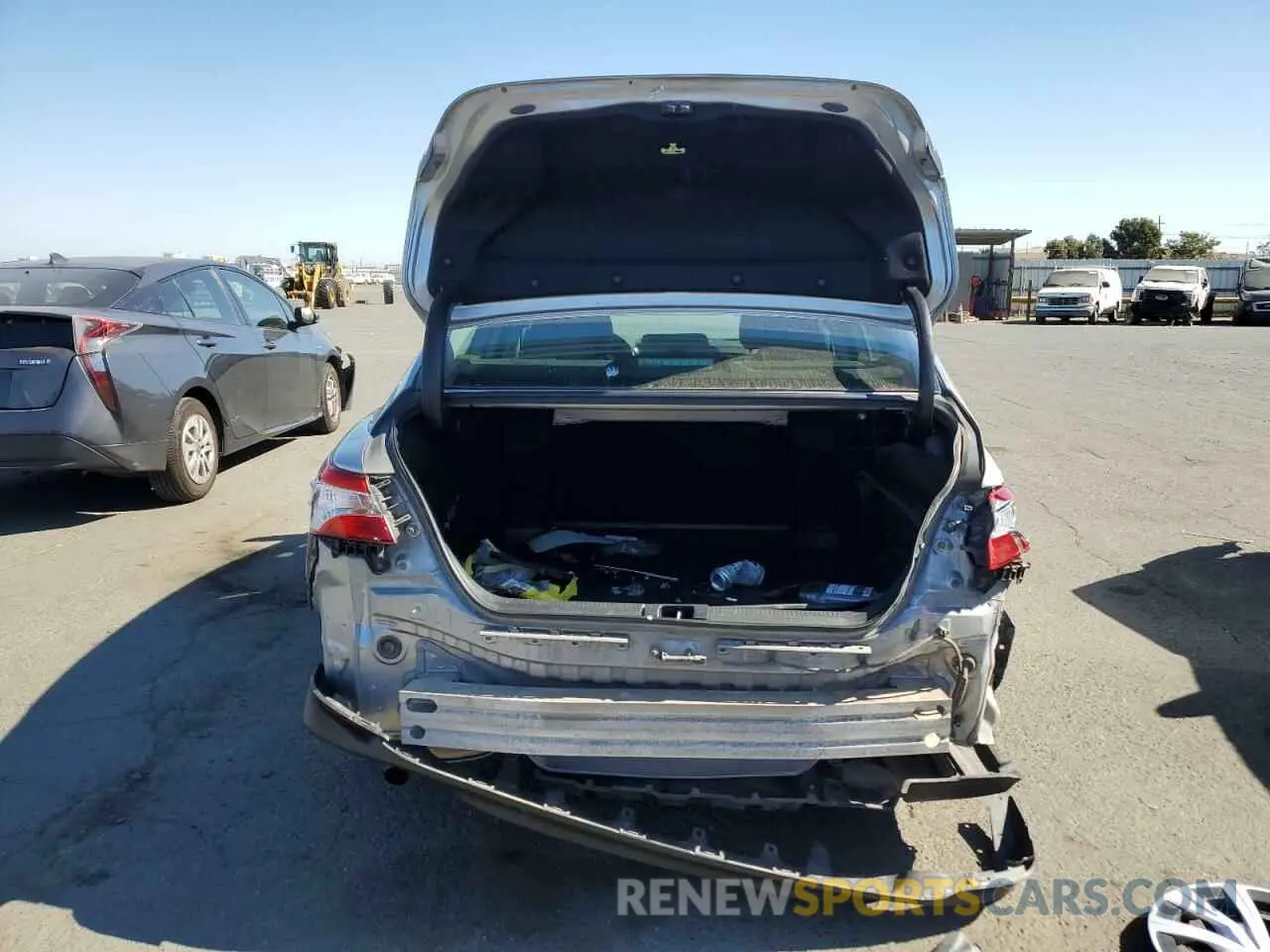 6 Photograph of a damaged car 4T1C31AK4LU521757 TOYOTA CAMRY 2020