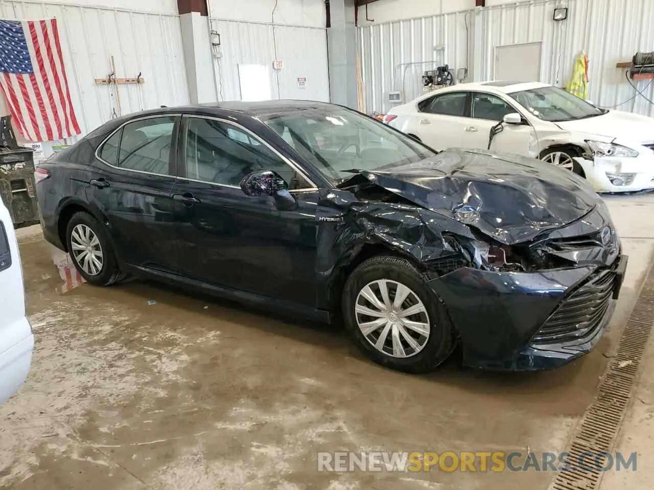 4 Photograph of a damaged car 4T1C31AK4LU523525 TOYOTA CAMRY 2020