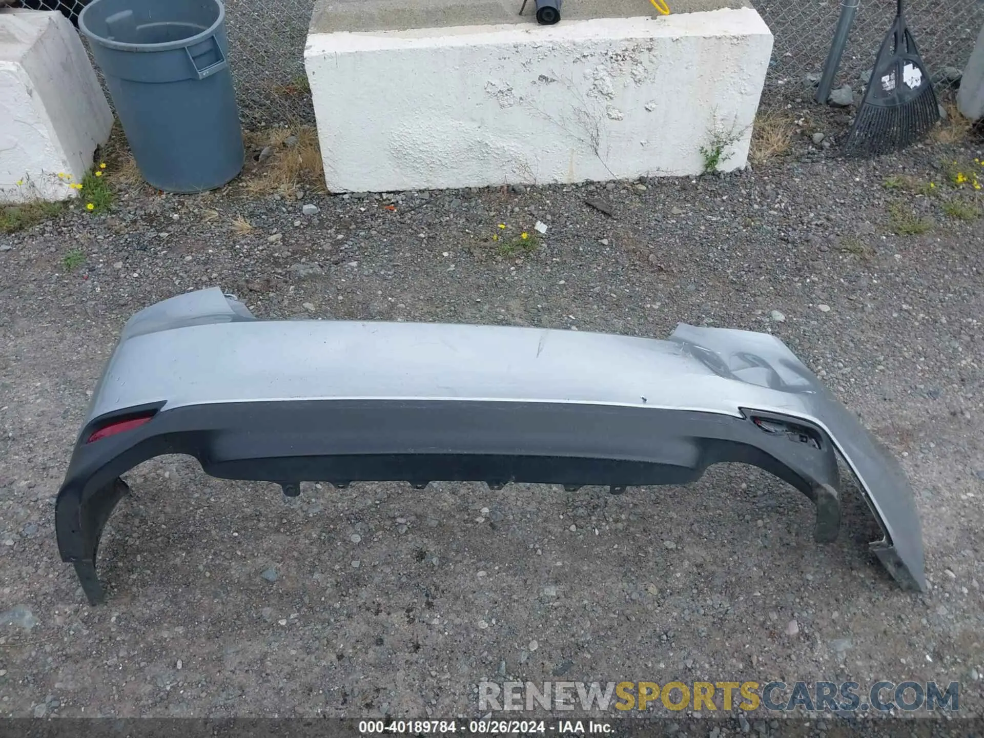 12 Photograph of a damaged car 4T1C31AK4LU524058 TOYOTA CAMRY 2020