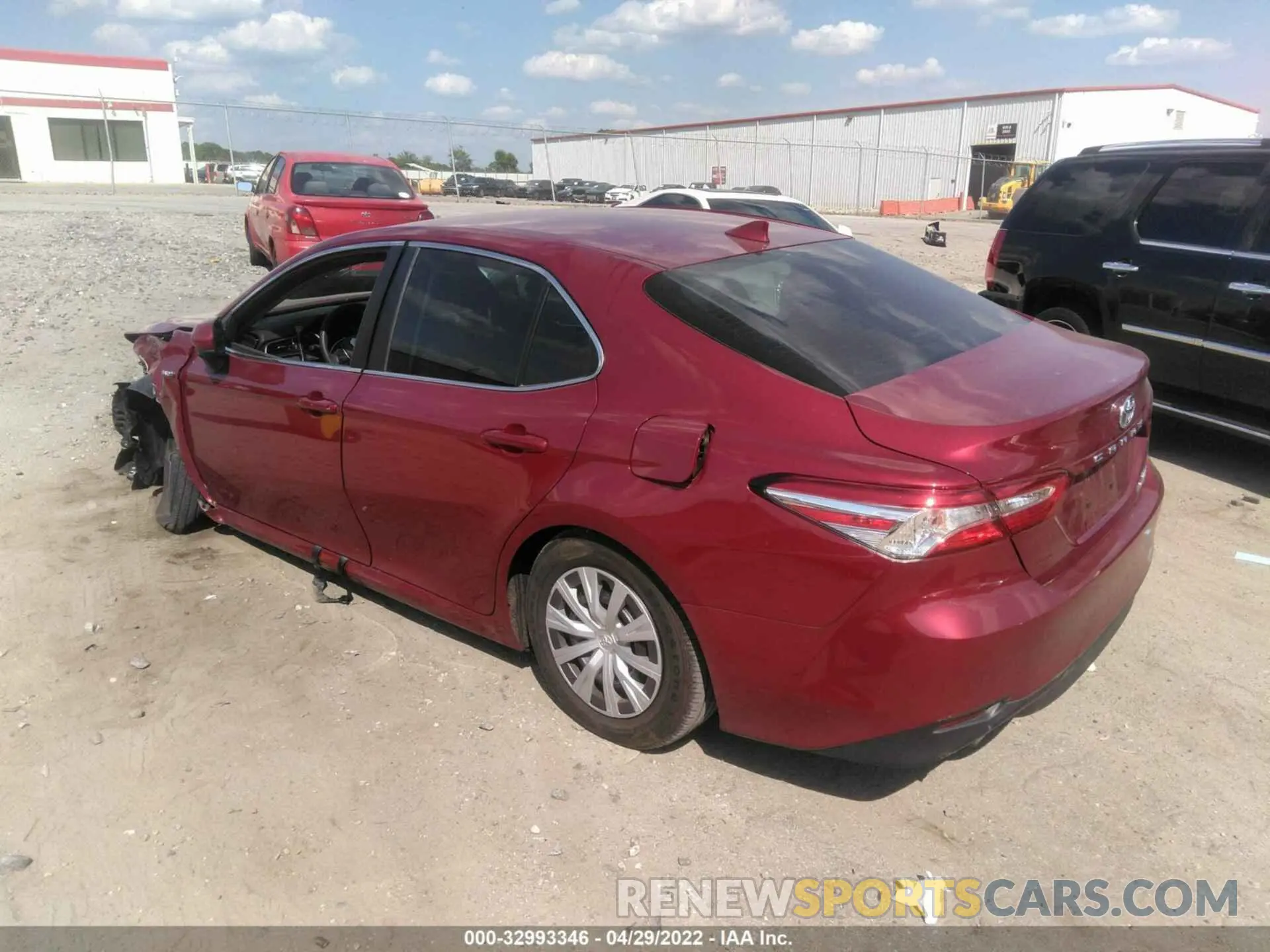 3 Photograph of a damaged car 4T1C31AK4LU527171 TOYOTA CAMRY 2020