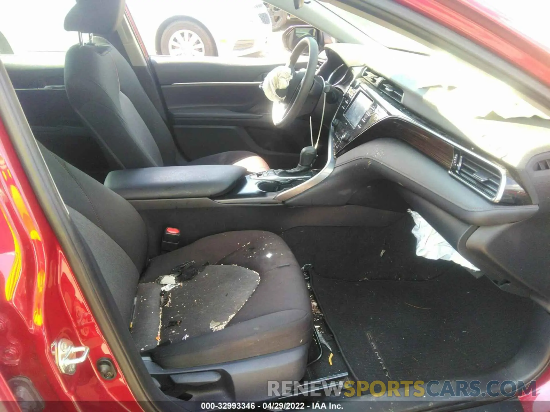 5 Photograph of a damaged car 4T1C31AK4LU527171 TOYOTA CAMRY 2020