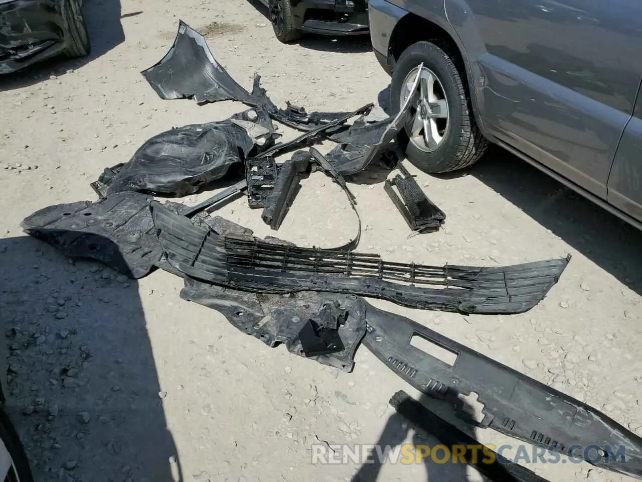 12 Photograph of a damaged car 4T1C31AK5LU013362 TOYOTA CAMRY 2020
