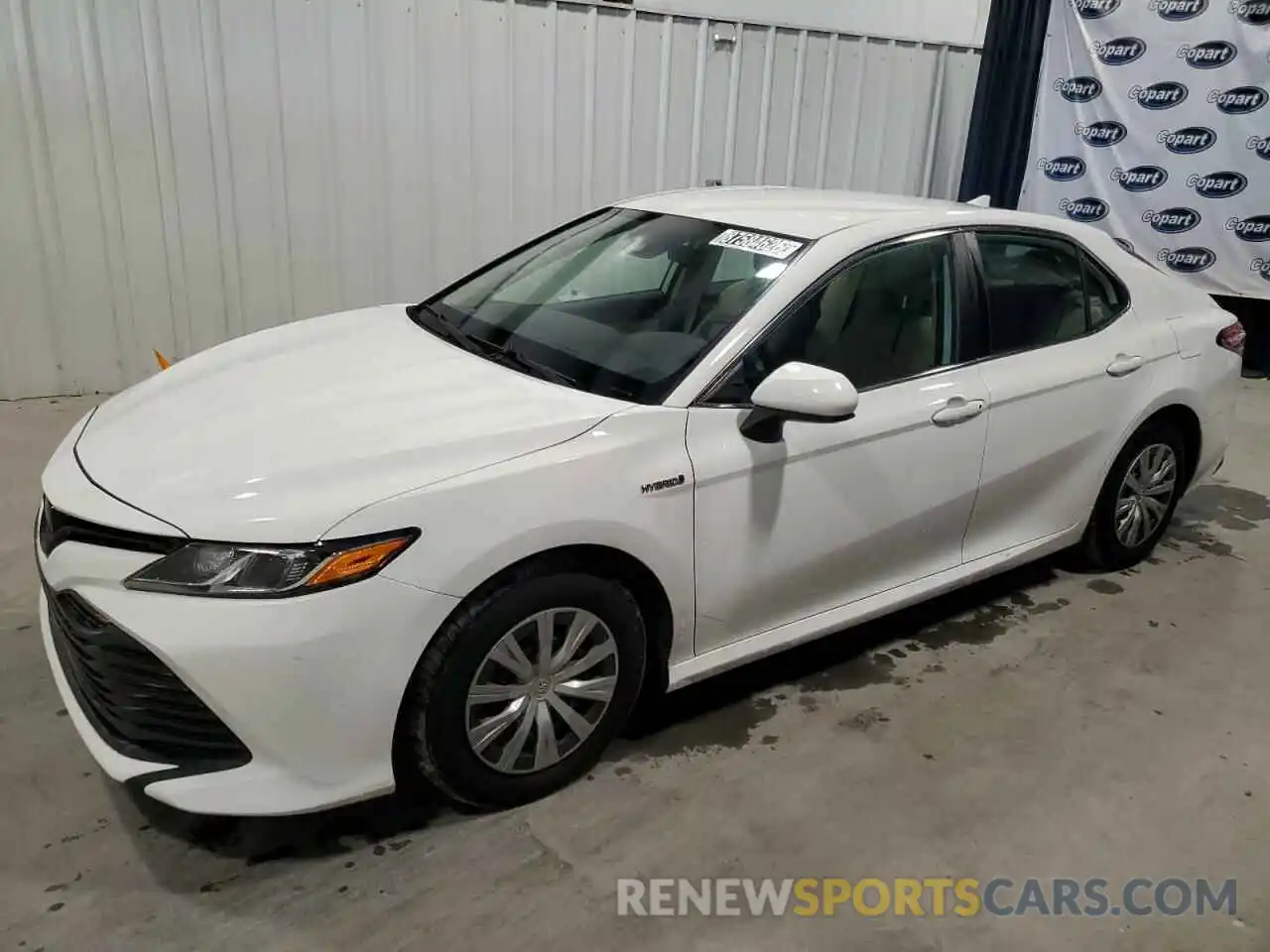 1 Photograph of a damaged car 4T1C31AK5LU015936 TOYOTA CAMRY 2020