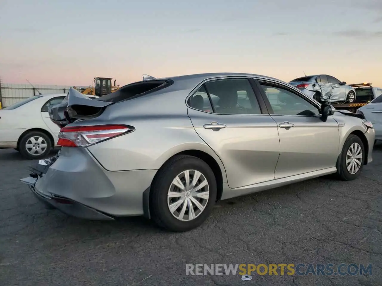 3 Photograph of a damaged car 4T1C31AK5LU019596 TOYOTA CAMRY 2020