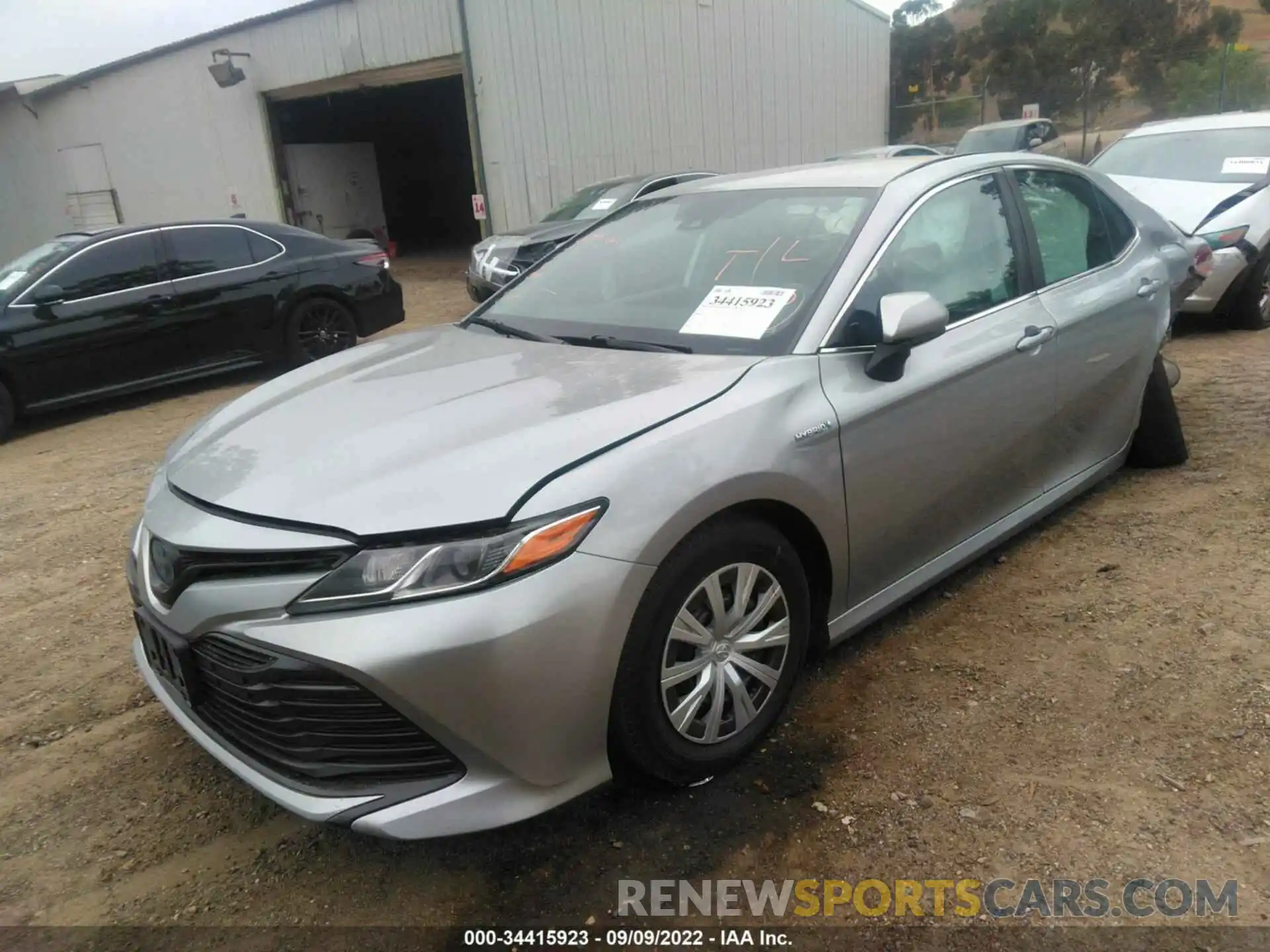 2 Photograph of a damaged car 4T1C31AK5LU523386 TOYOTA CAMRY 2020