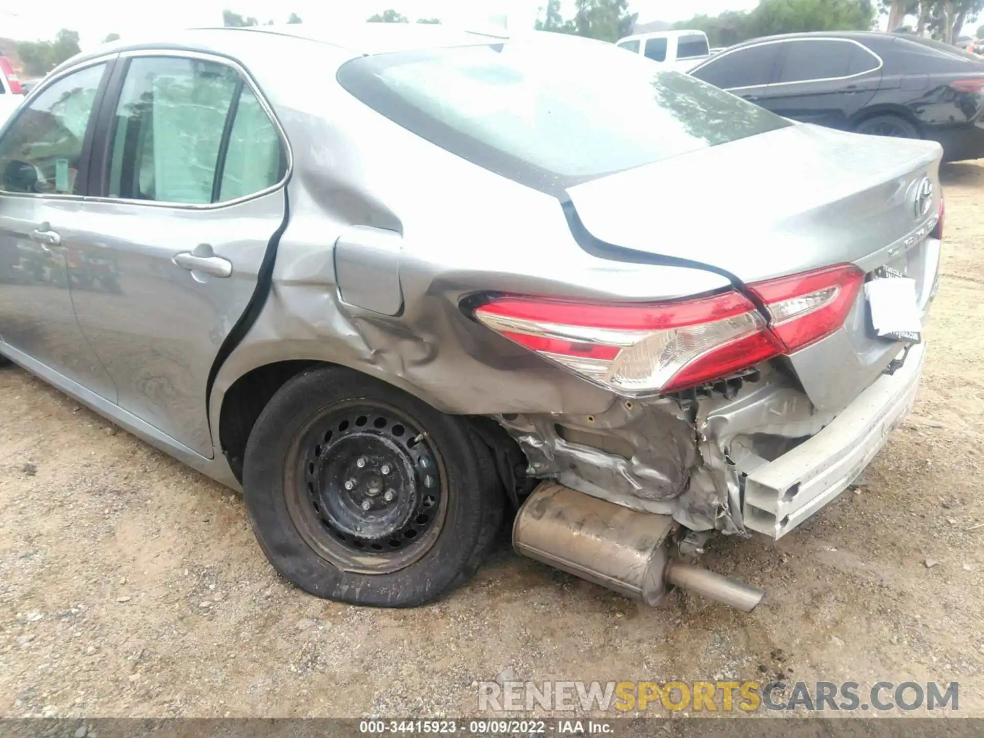 6 Photograph of a damaged car 4T1C31AK5LU523386 TOYOTA CAMRY 2020