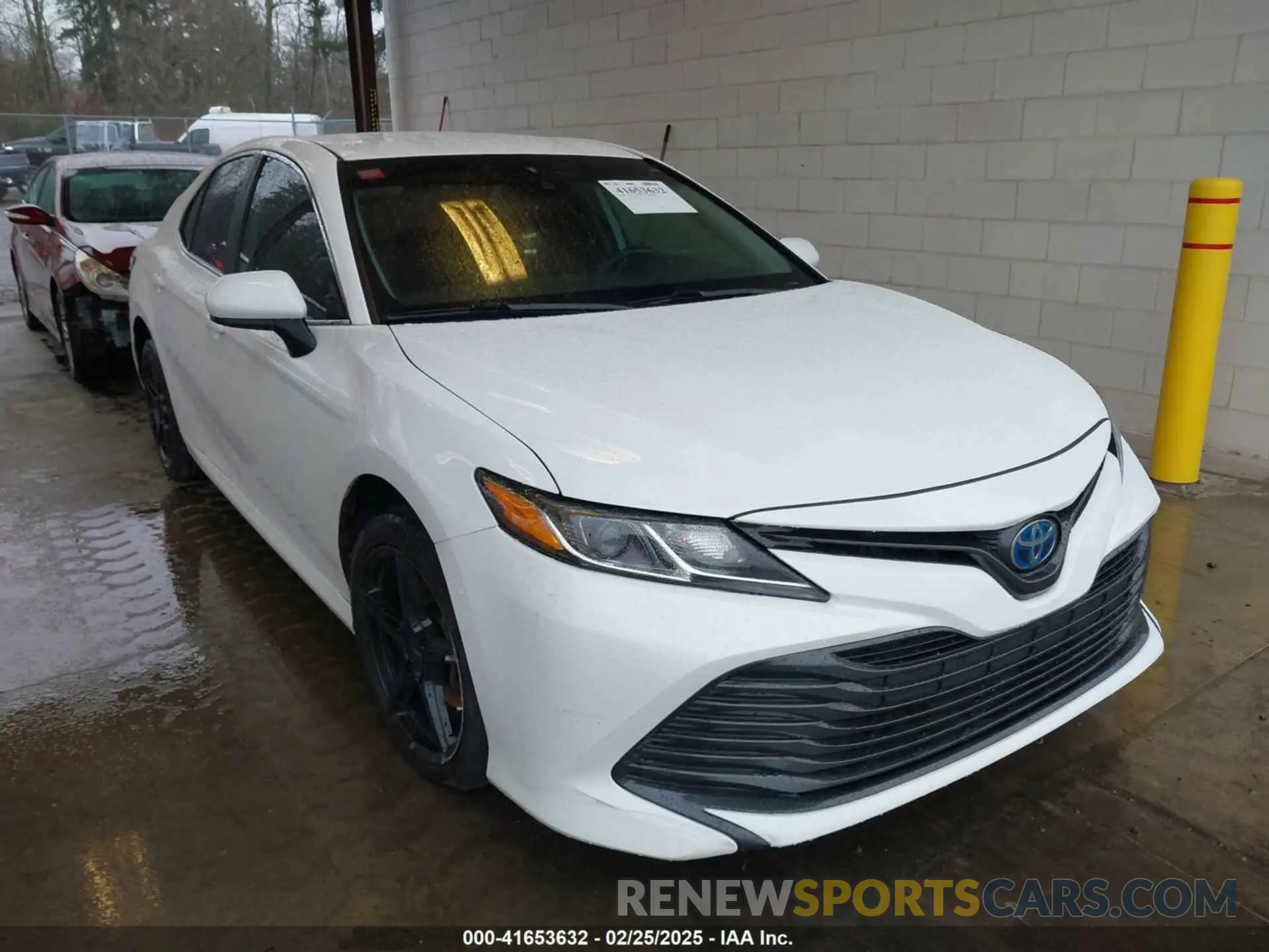 1 Photograph of a damaged car 4T1C31AK5LU528748 TOYOTA CAMRY 2020