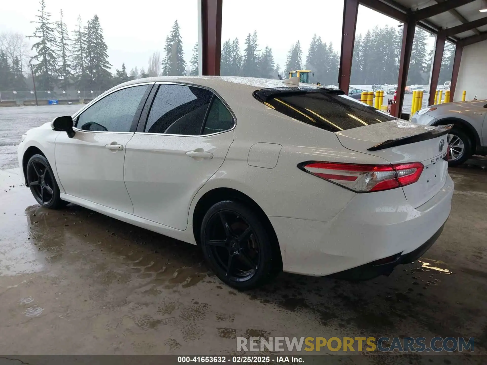 13 Photograph of a damaged car 4T1C31AK5LU528748 TOYOTA CAMRY 2020