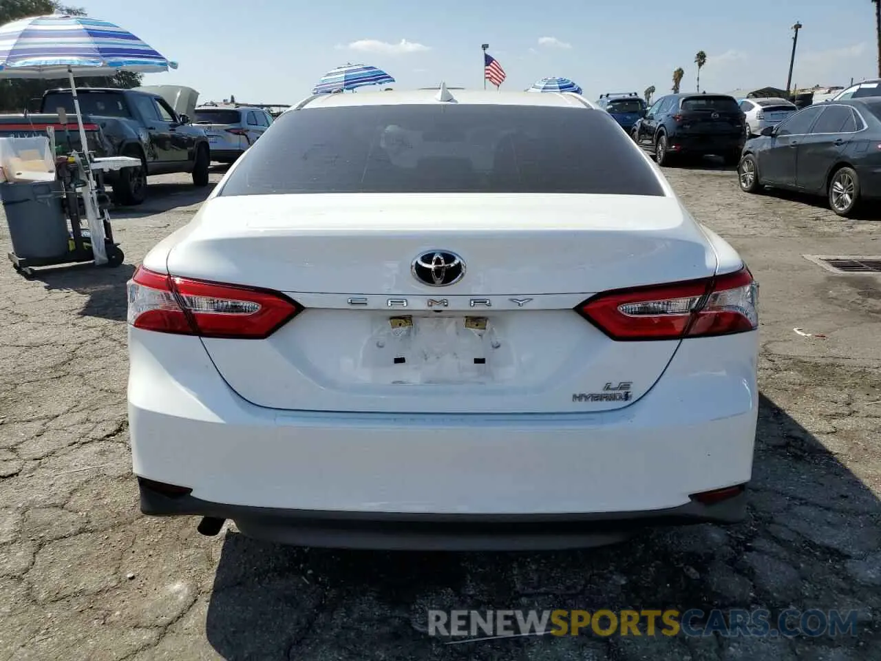 6 Photograph of a damaged car 4T1C31AK5LU528782 TOYOTA CAMRY 2020