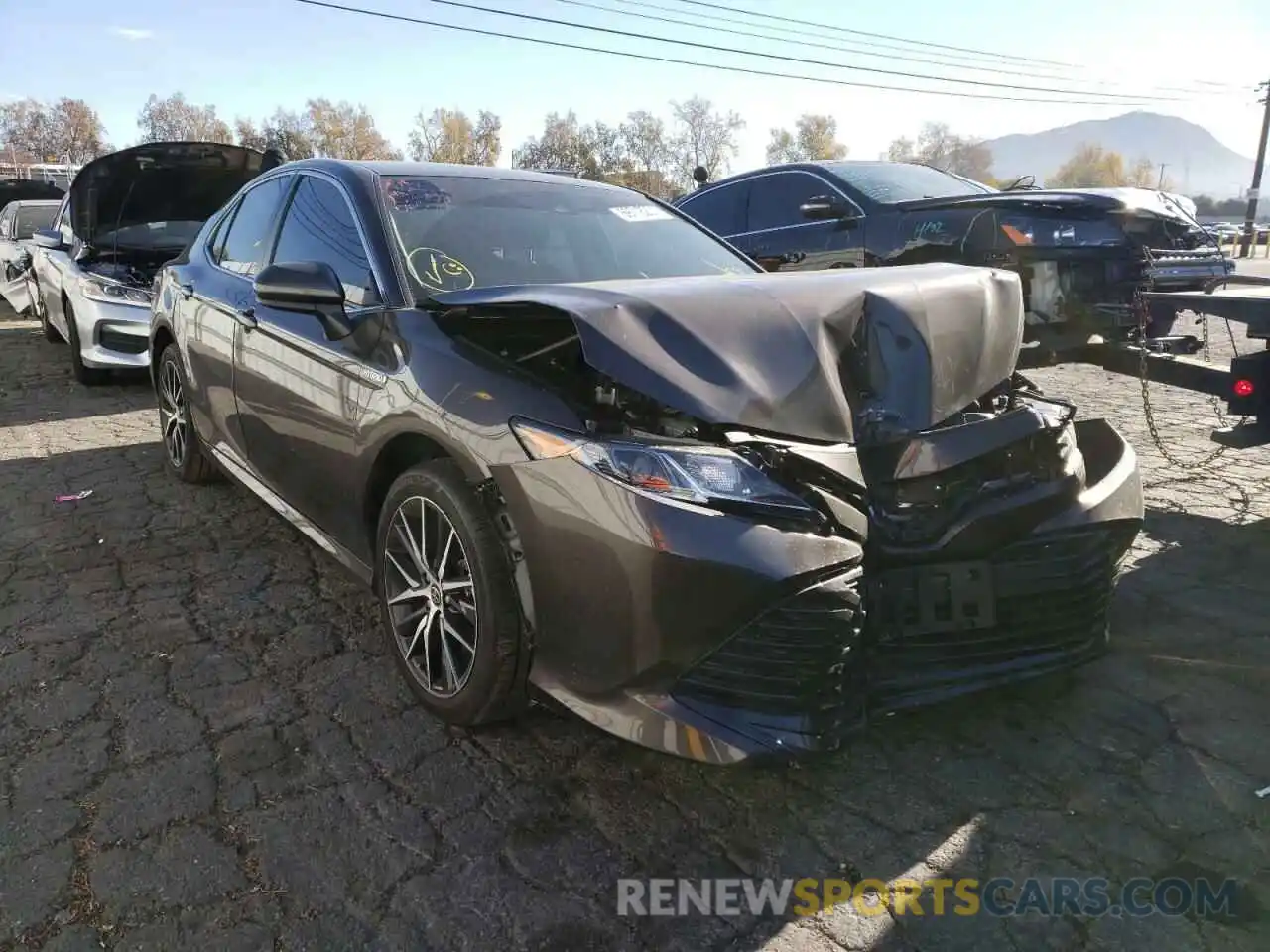 1 Photograph of a damaged car 4T1C31AK5LU530743 TOYOTA CAMRY 2020