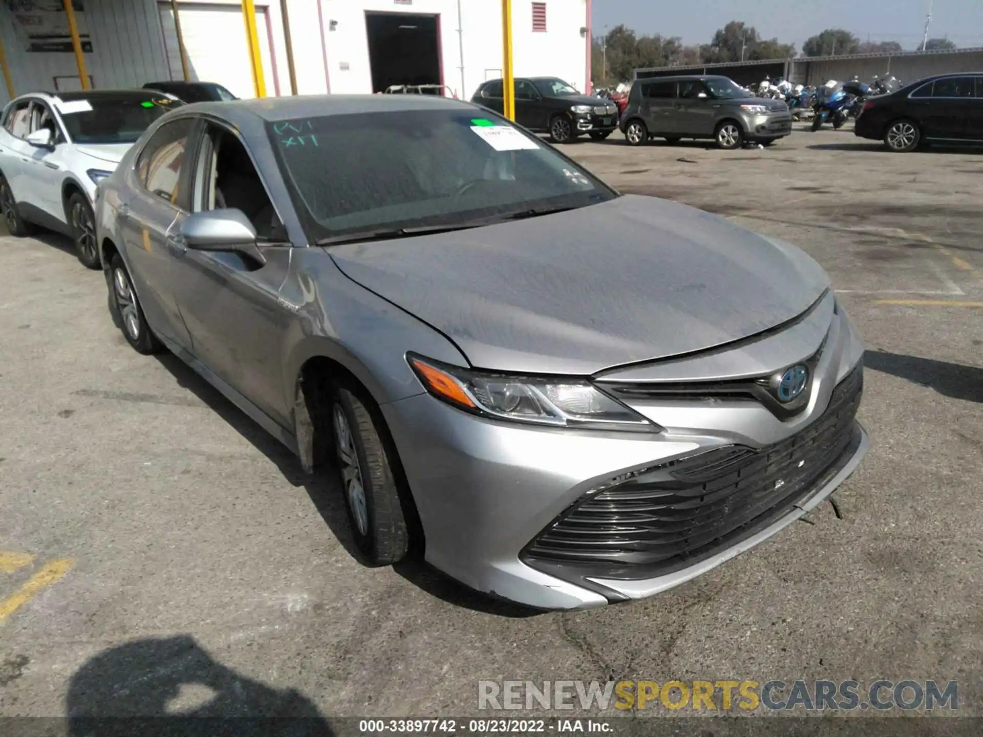 1 Photograph of a damaged car 4T1C31AK5LU539250 TOYOTA CAMRY 2020