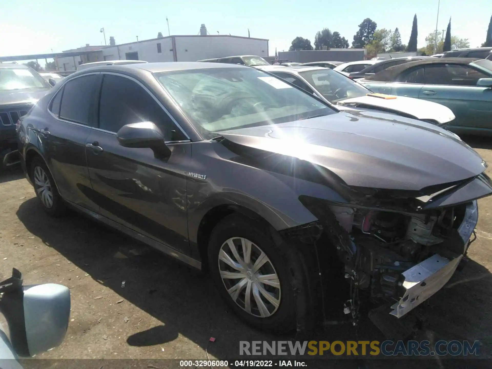 1 Photograph of a damaged car 4T1C31AK6LU019381 TOYOTA CAMRY 2020