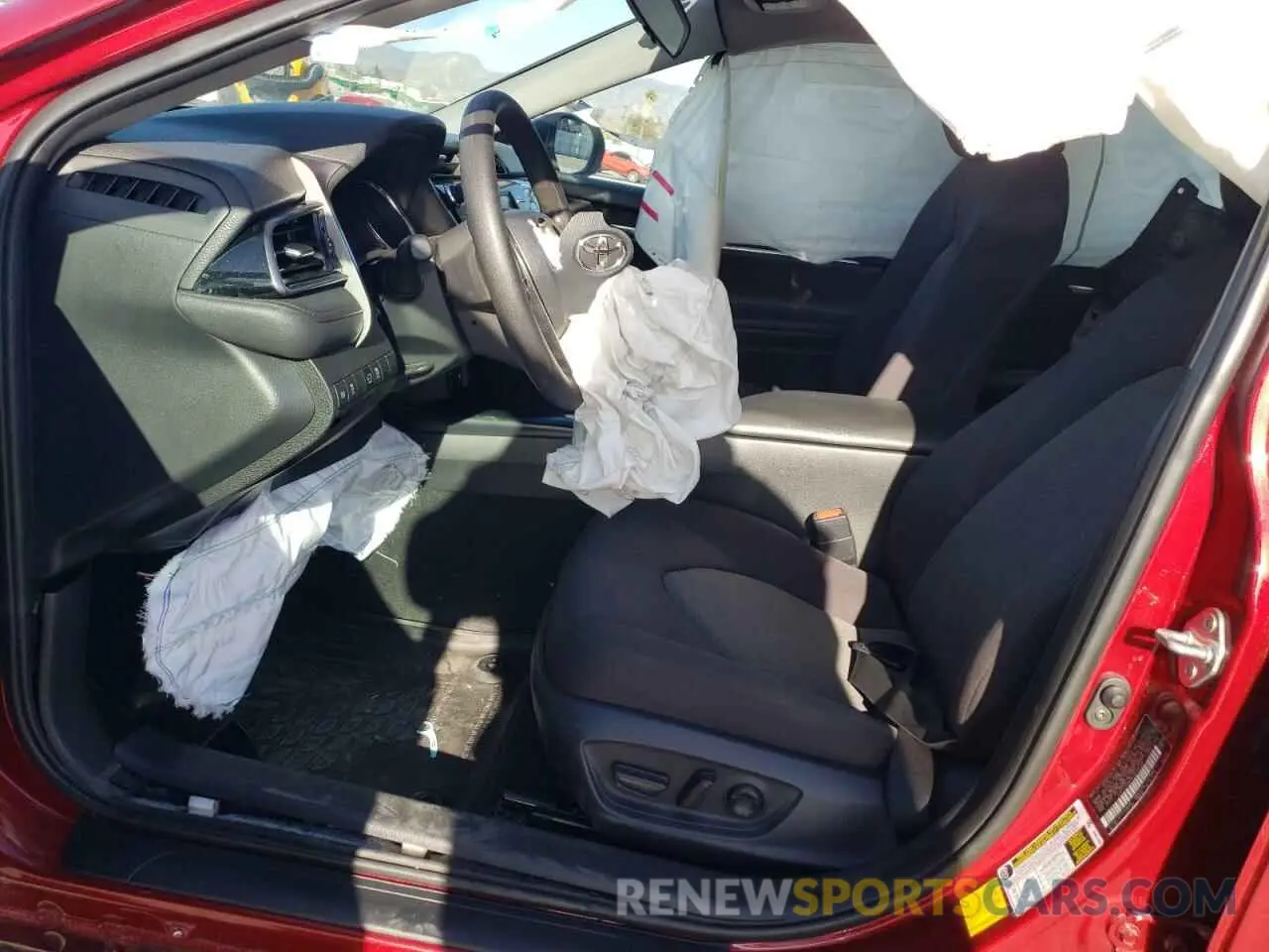 7 Photograph of a damaged car 4T1C31AK6LU524398 TOYOTA CAMRY 2020