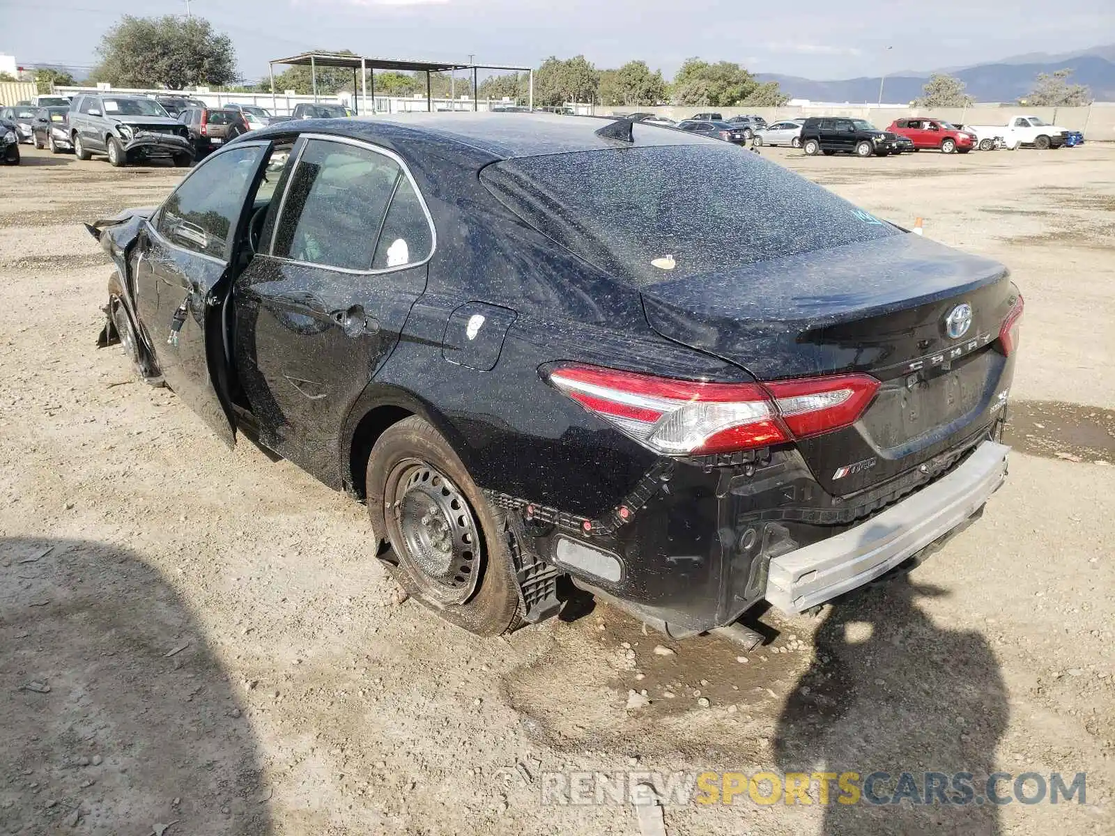 3 Photograph of a damaged car 4T1C31AK6LU529973 TOYOTA CAMRY 2020