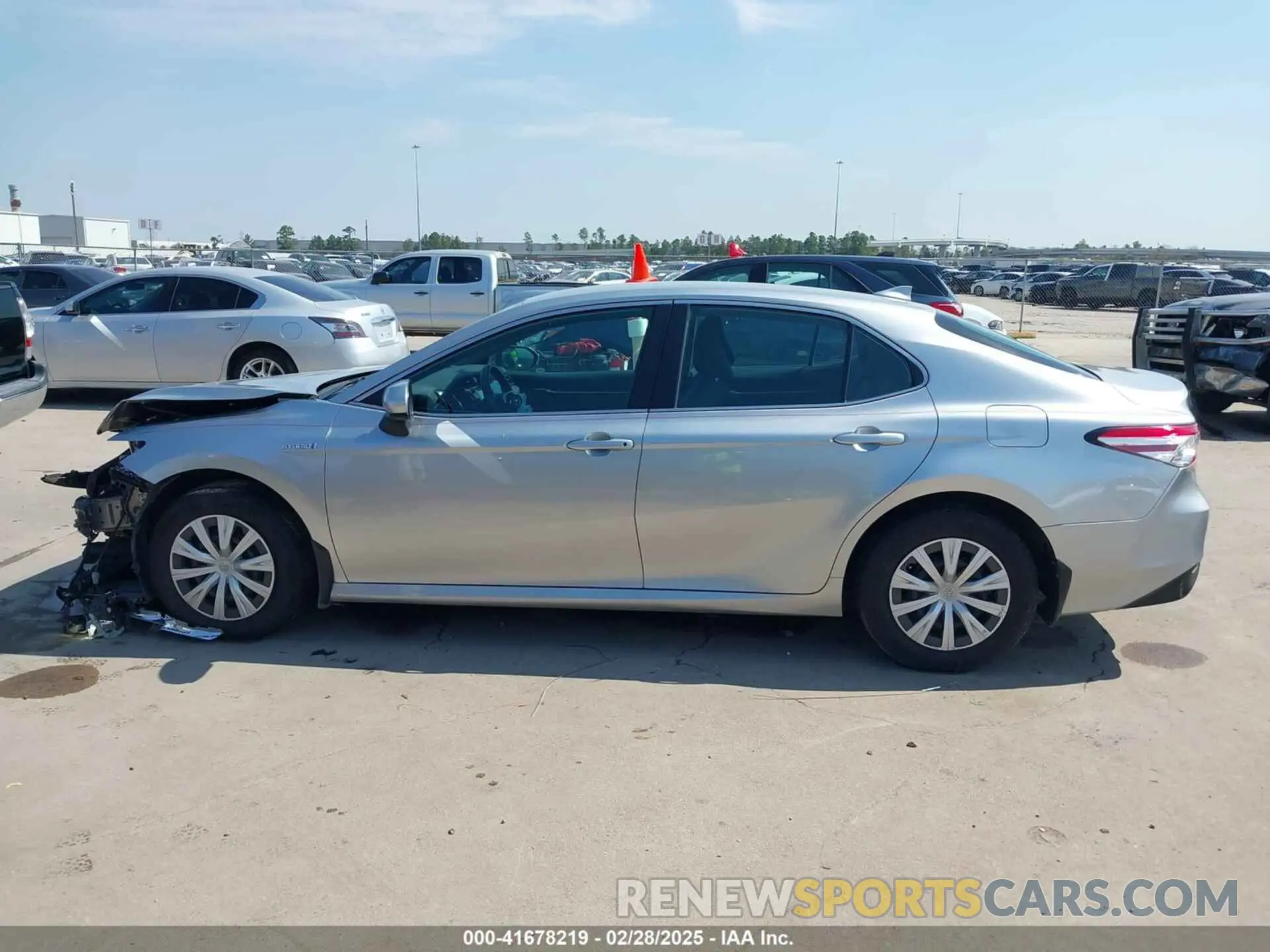 15 Photograph of a damaged car 4T1C31AK6LU539371 TOYOTA CAMRY 2020