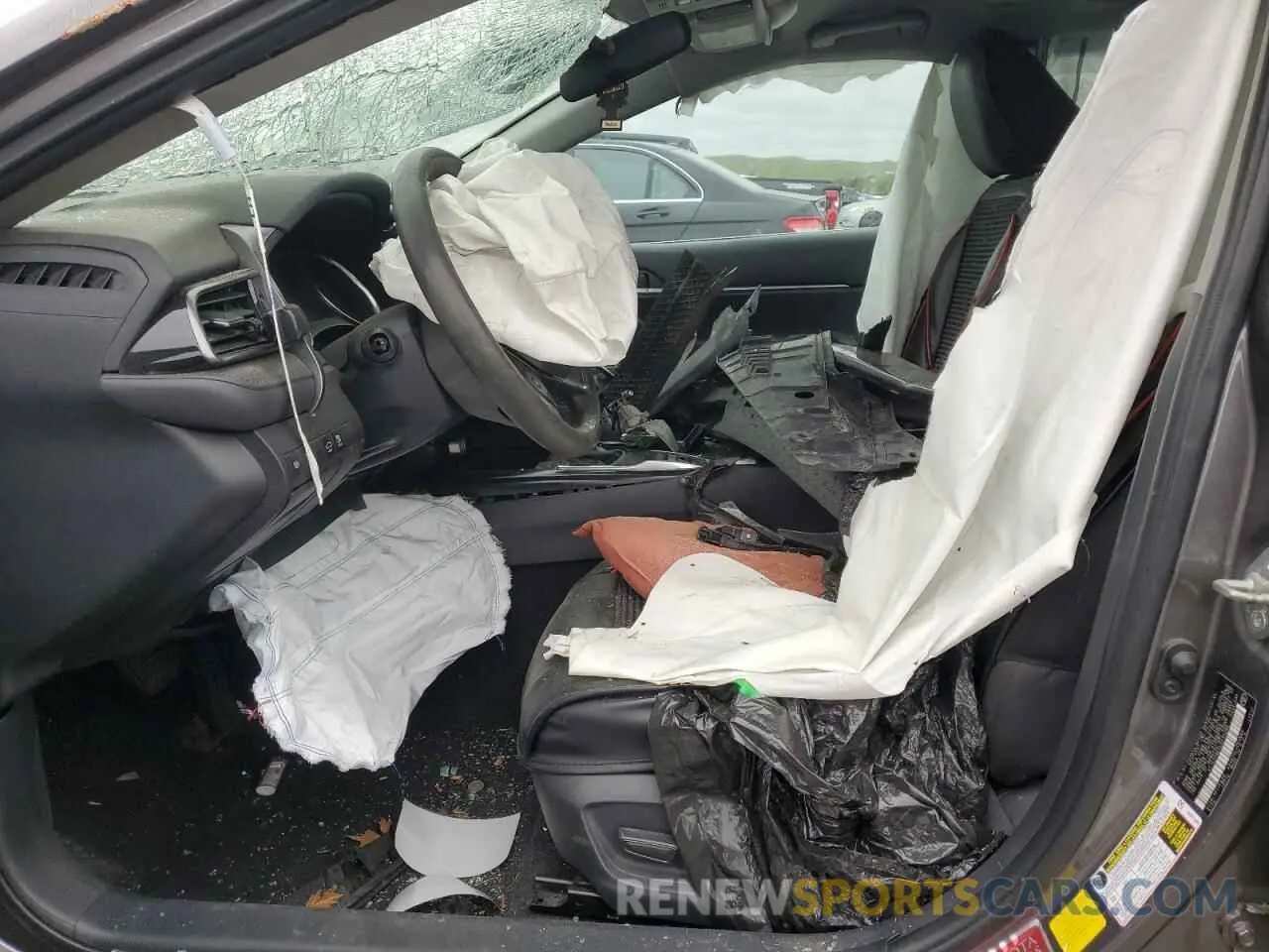 7 Photograph of a damaged car 4T1C31AK7LU013296 TOYOTA CAMRY 2020