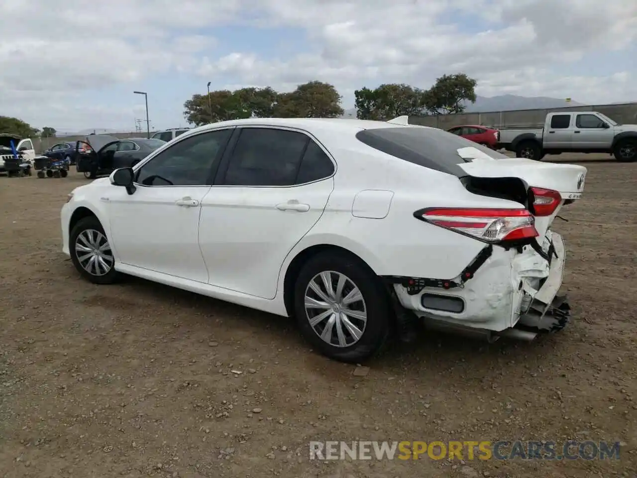 2 Photograph of a damaged car 4T1C31AK7LU015386 TOYOTA CAMRY 2020