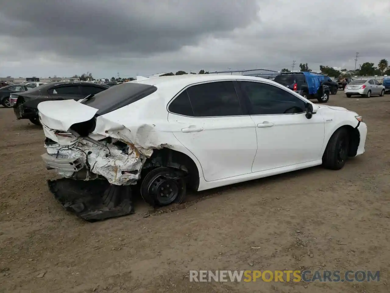 3 Photograph of a damaged car 4T1C31AK7LU015386 TOYOTA CAMRY 2020