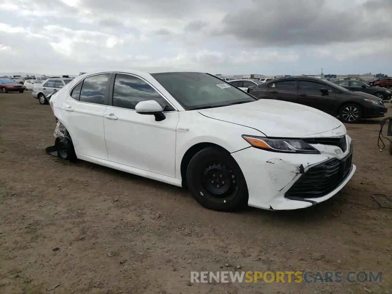 4 Photograph of a damaged car 4T1C31AK7LU015386 TOYOTA CAMRY 2020